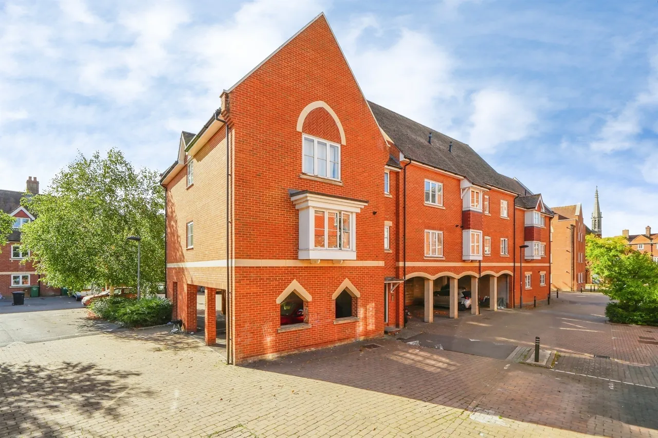 1 bed flat for sale, St. Mary's, Wantage, OX12
