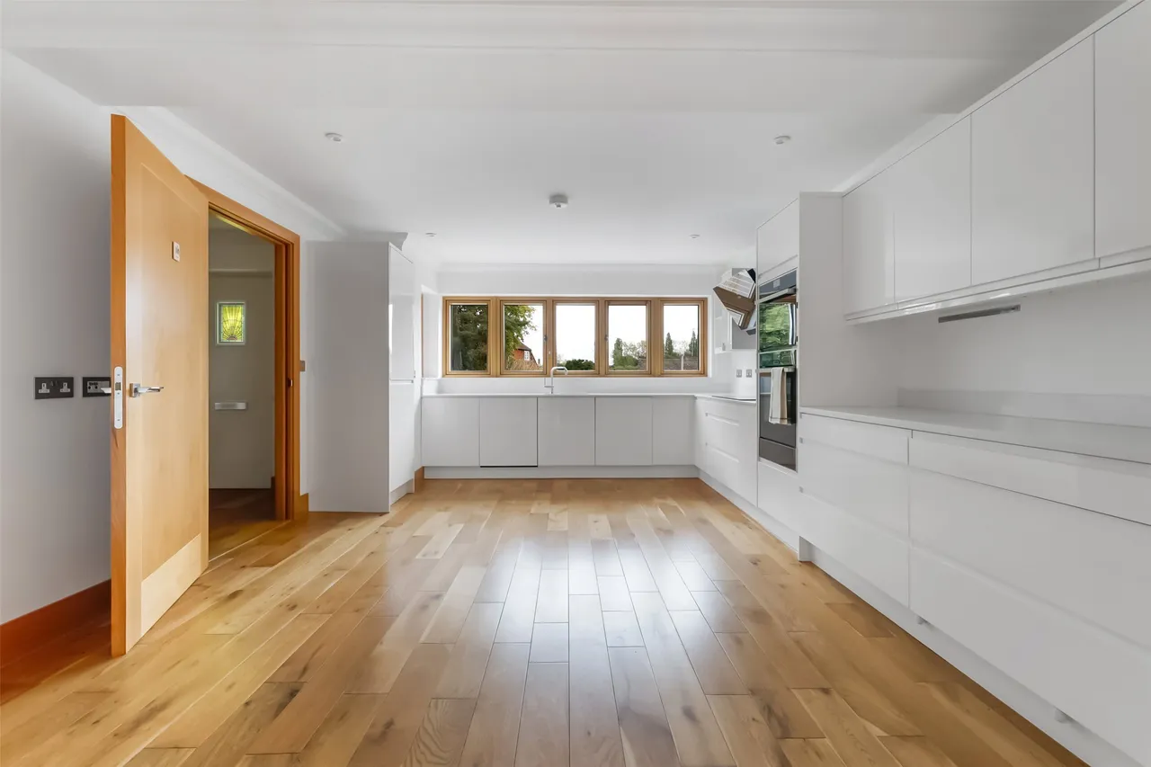 De Clare Court, Bletchingley, RH1, photo 5