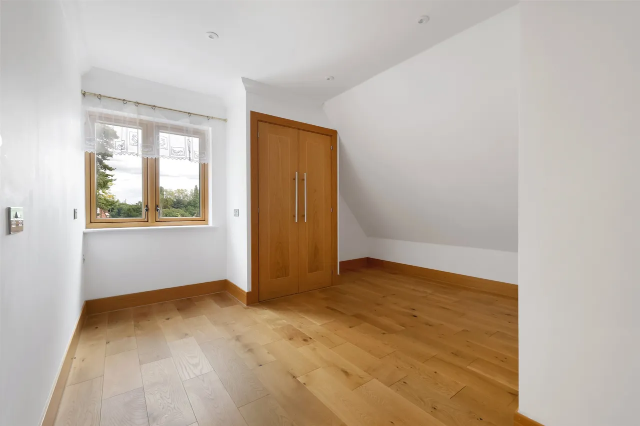 De Clare Court, Bletchingley, RH1, photo 11