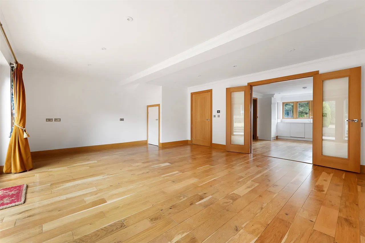 De Clare Court, Bletchingley, RH1, photo 16