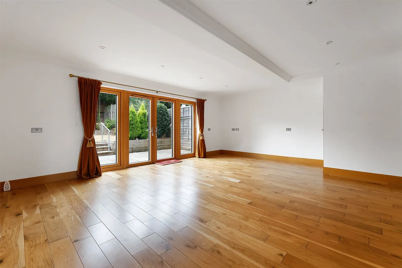 De Clare Court, Bletchingley, RH1, photo 3