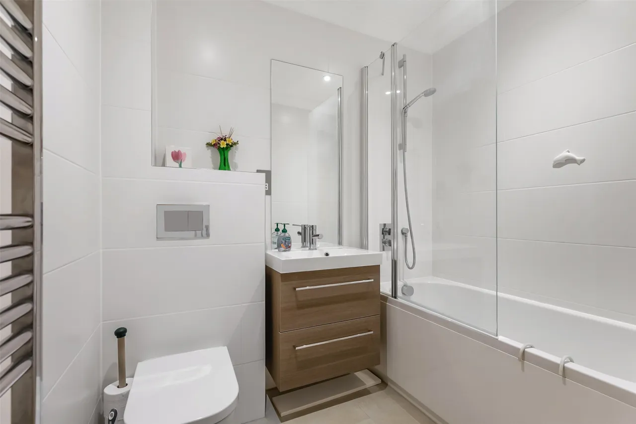 De Clare Court, Bletchingley, RH1, photo 6