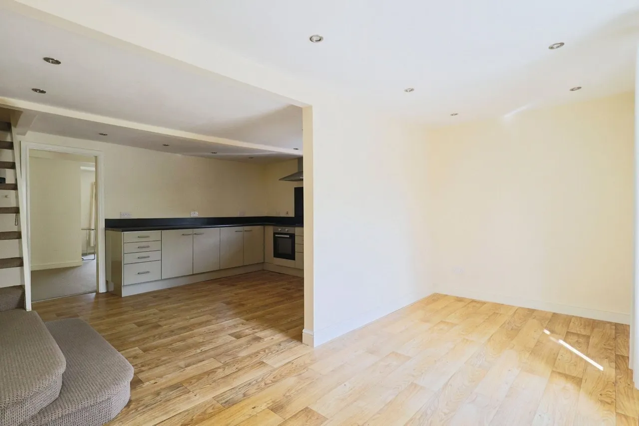 Micklehurst Road, Mossley, Ashton-under-Lyne, Greater Manchester, OL5, photo 12
