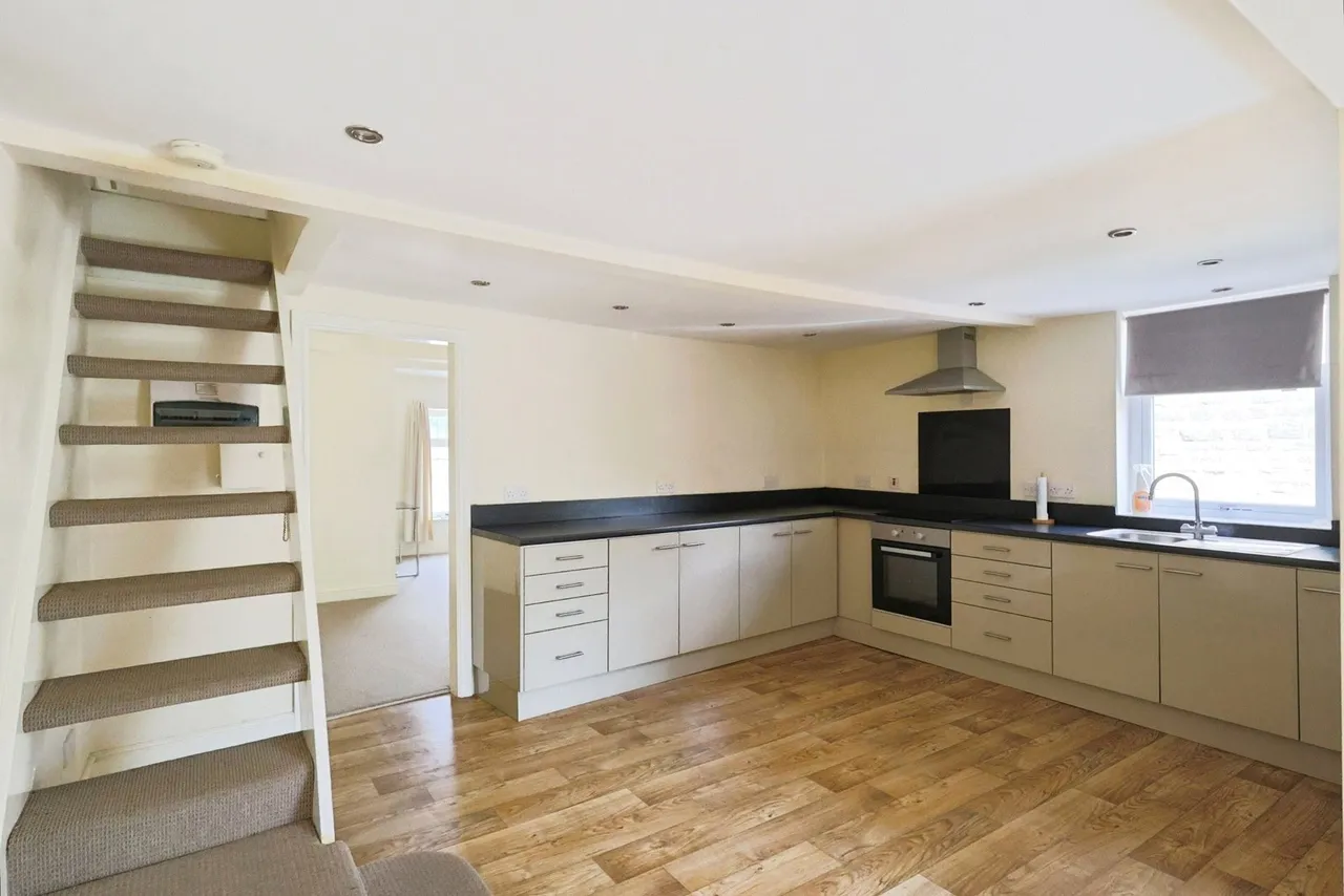 Micklehurst Road, Mossley, Ashton-under-Lyne, Greater Manchester, OL5, photo 6