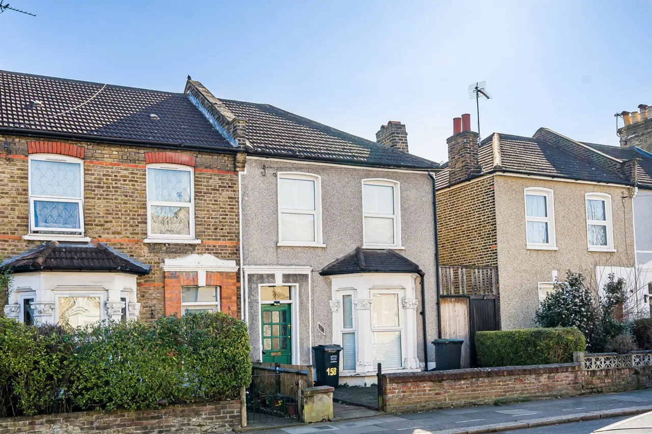 3 bed house for sale — Sandhurst Road, SE6