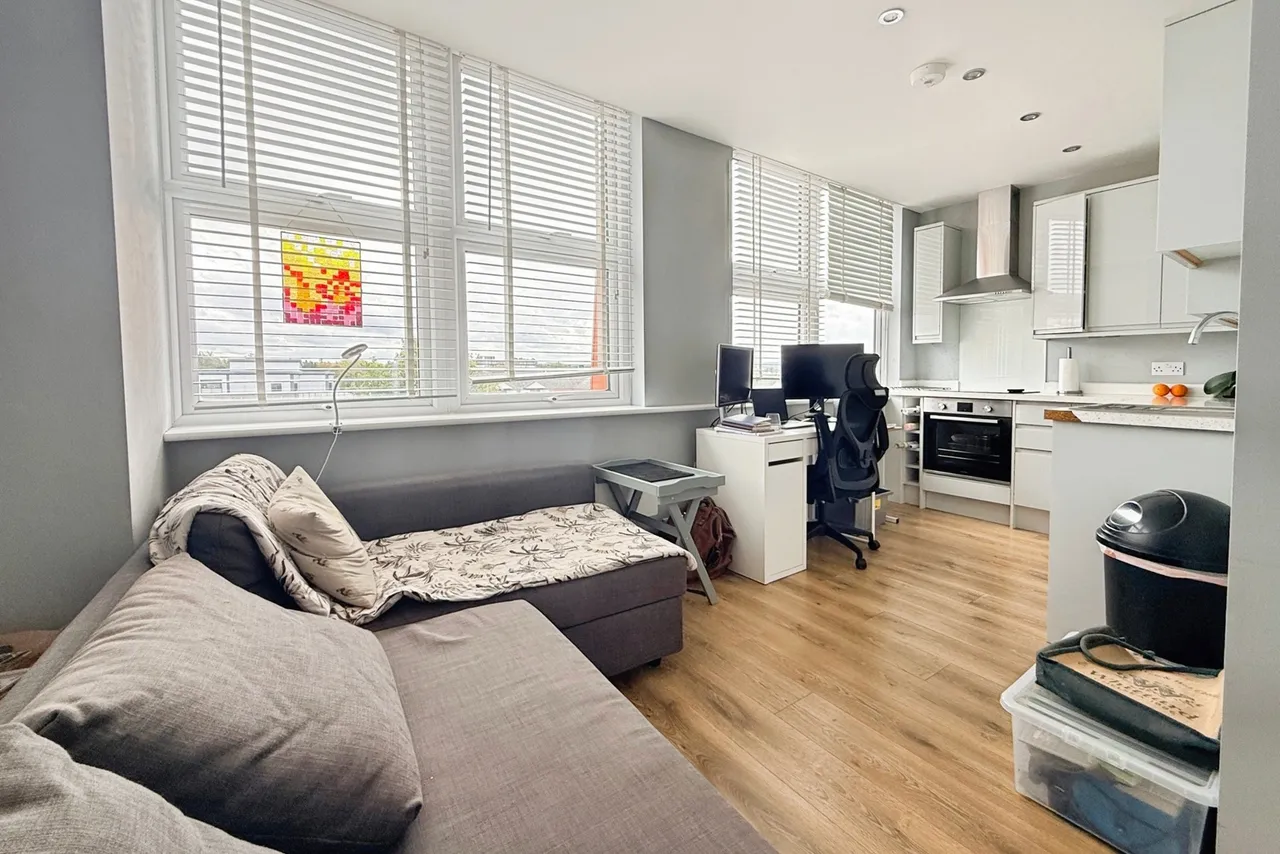 Victoria Road, Farnborough, GU14, photo 2