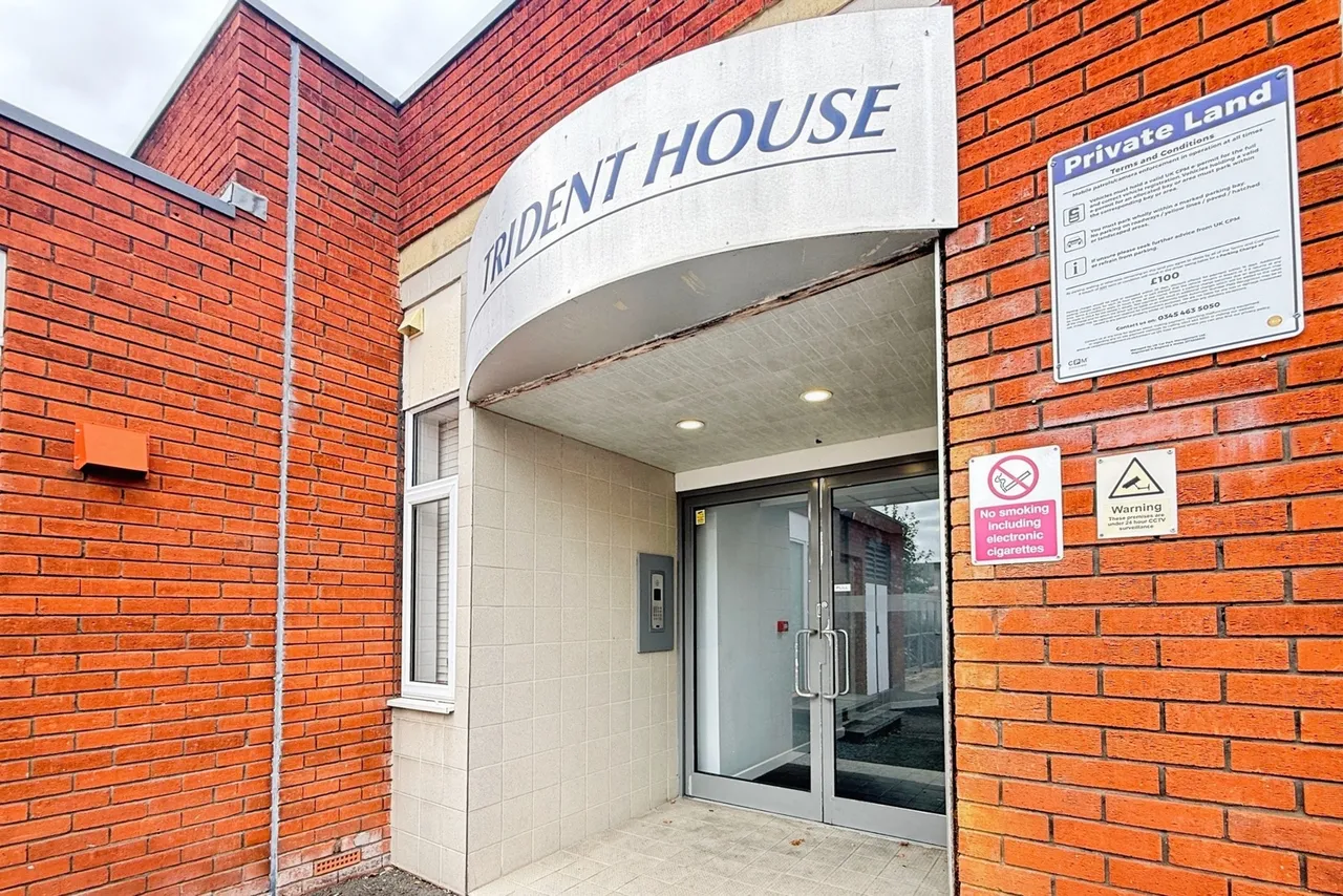 Victoria Road, Farnborough, GU14, photo 12