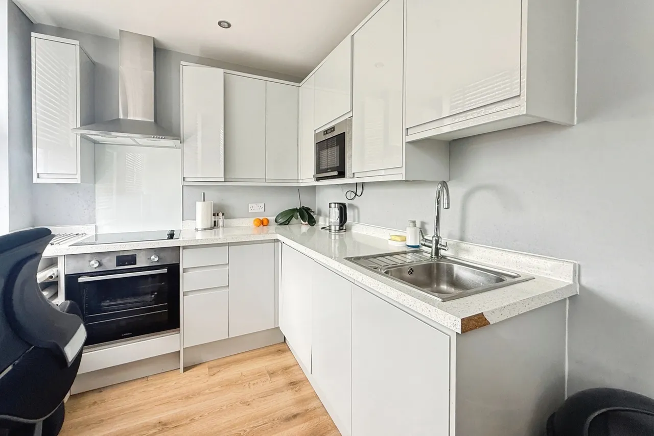 Victoria Road, Farnborough, GU14, photo 3