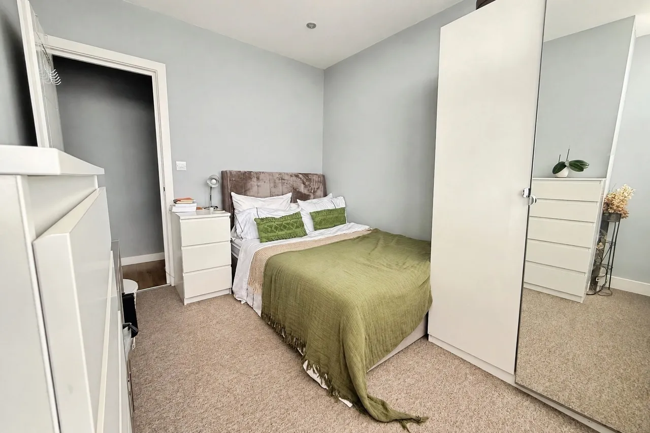 Victoria Road, Farnborough, GU14, photo 4