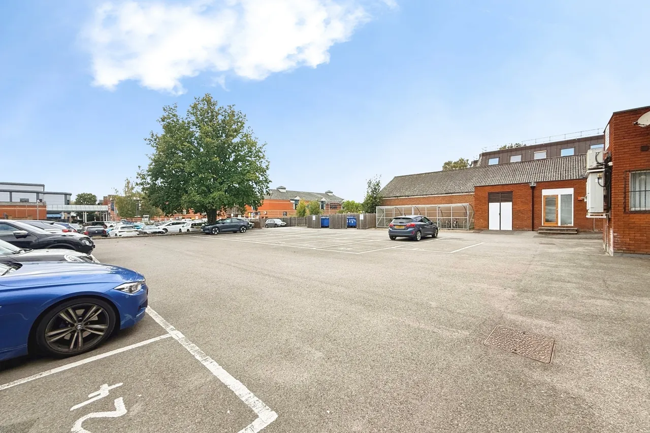 Victoria Road, Farnborough, GU14, photo 11
