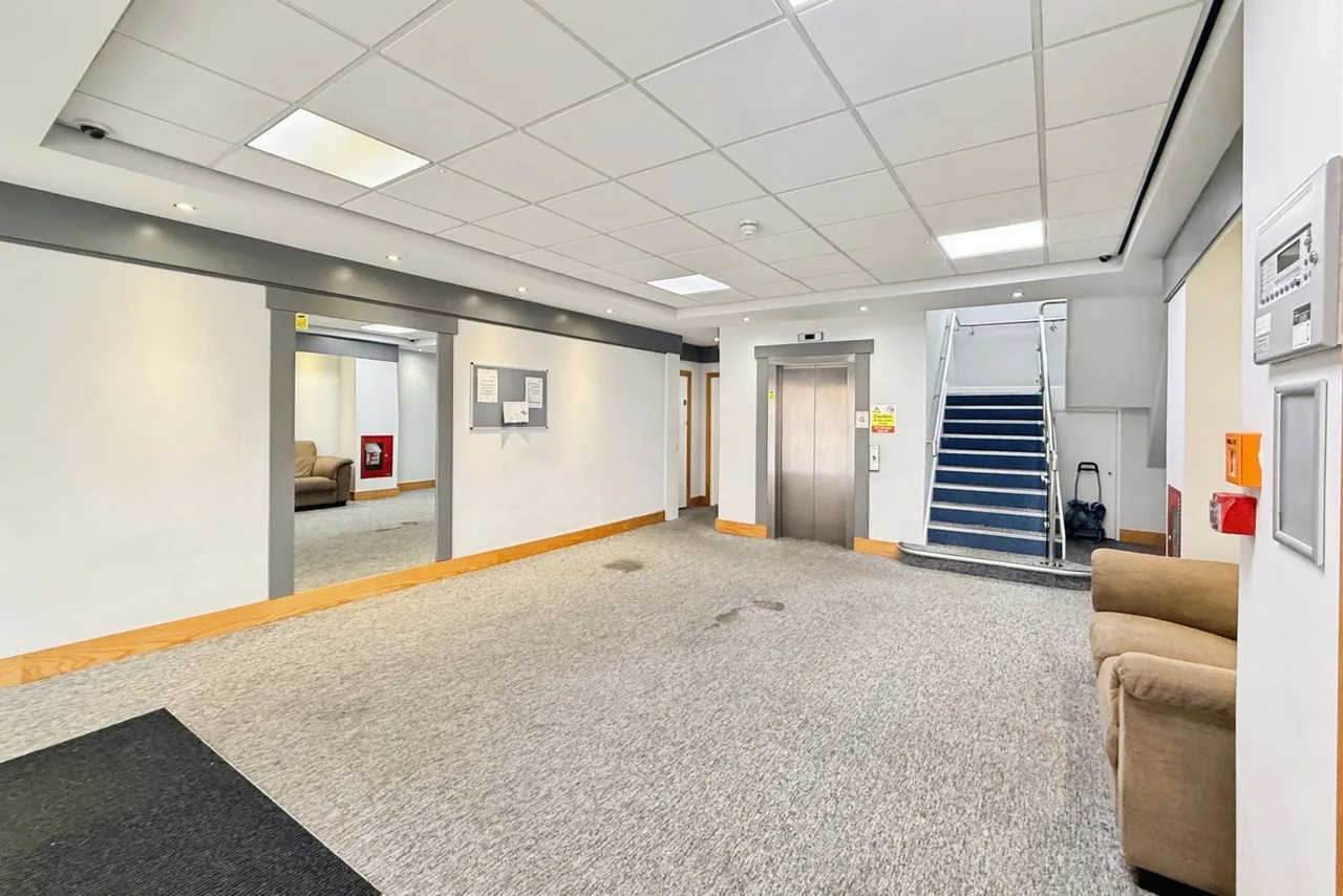 Victoria Road, Farnborough, GU14, photo 10