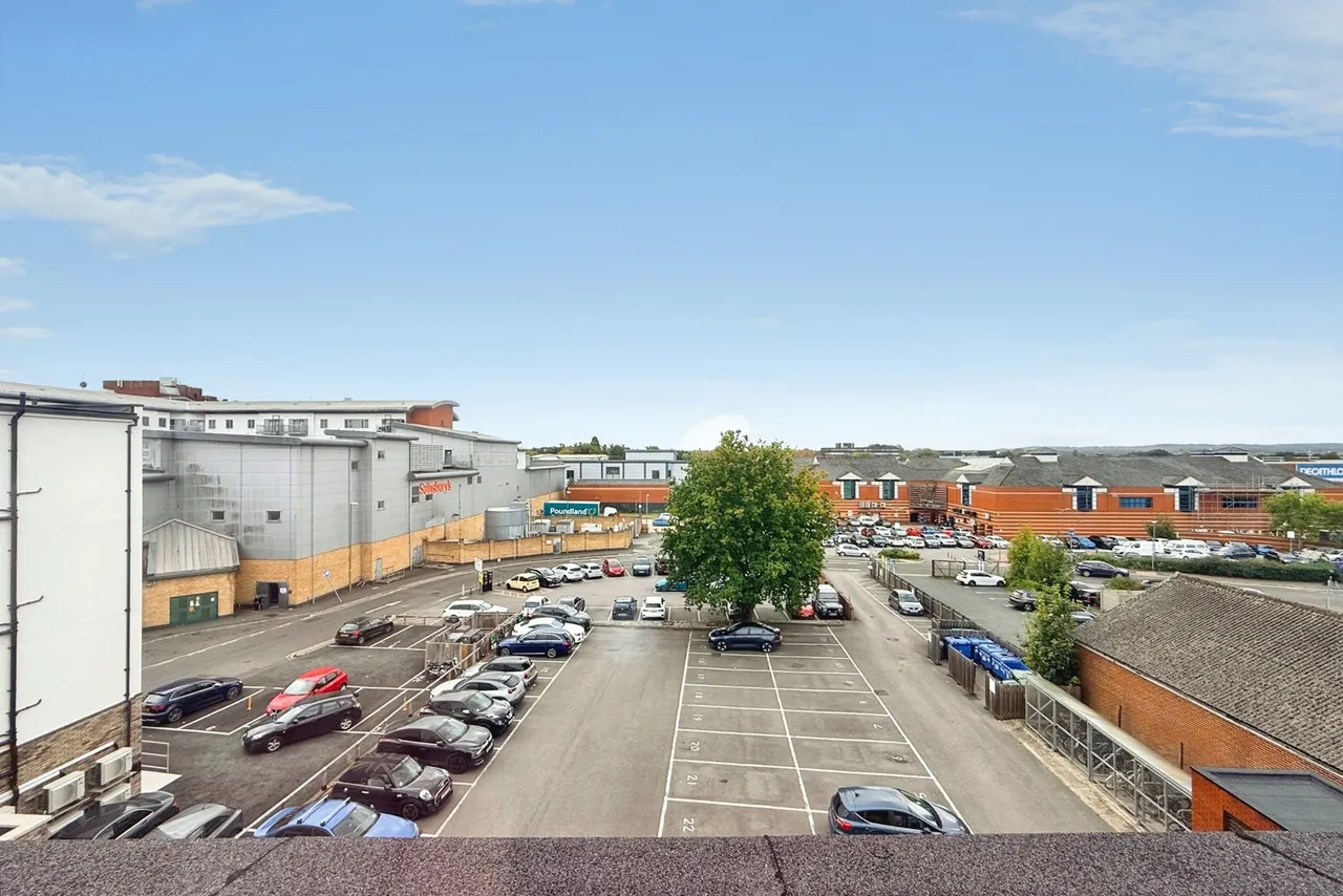 Victoria Road, Farnborough, GU14, photo 7