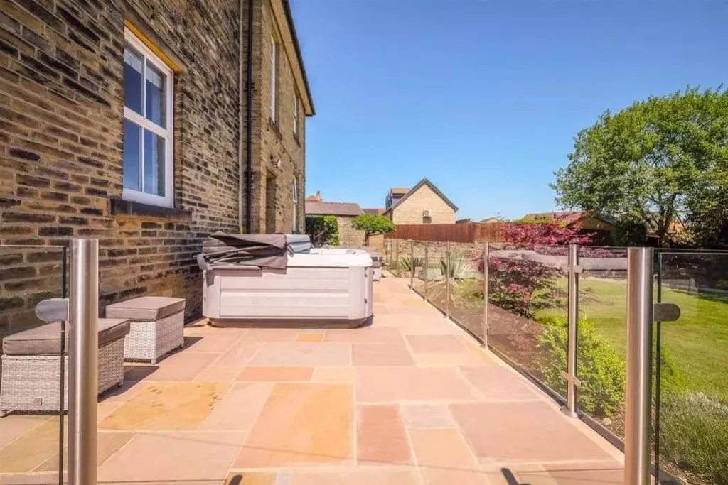 Lightcliffe Road, Brighouse, HD6, photo 32