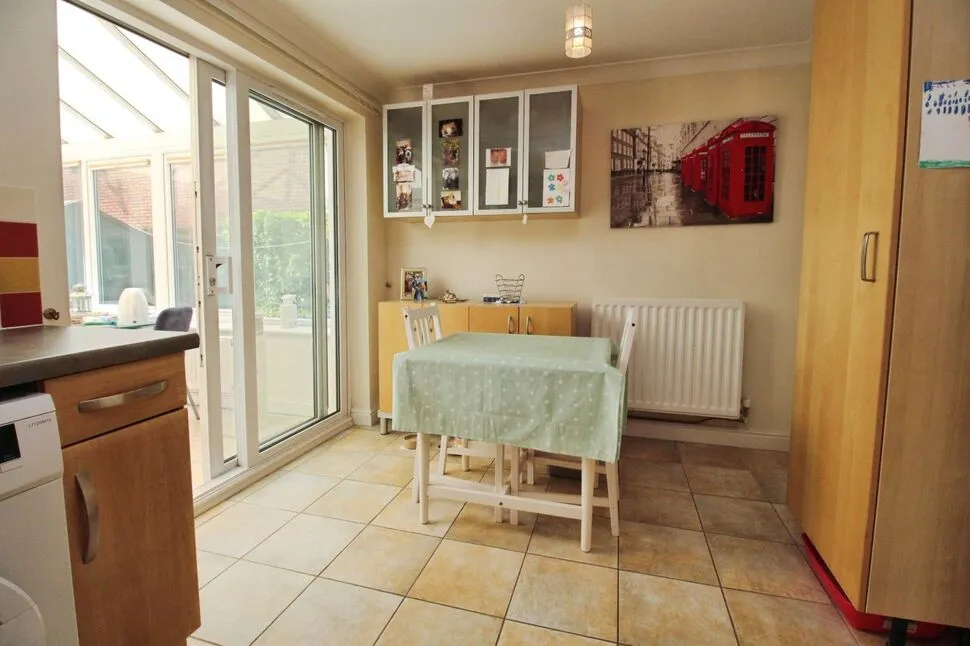 Miles Close, Pill, Bristol, BS20, photo 5