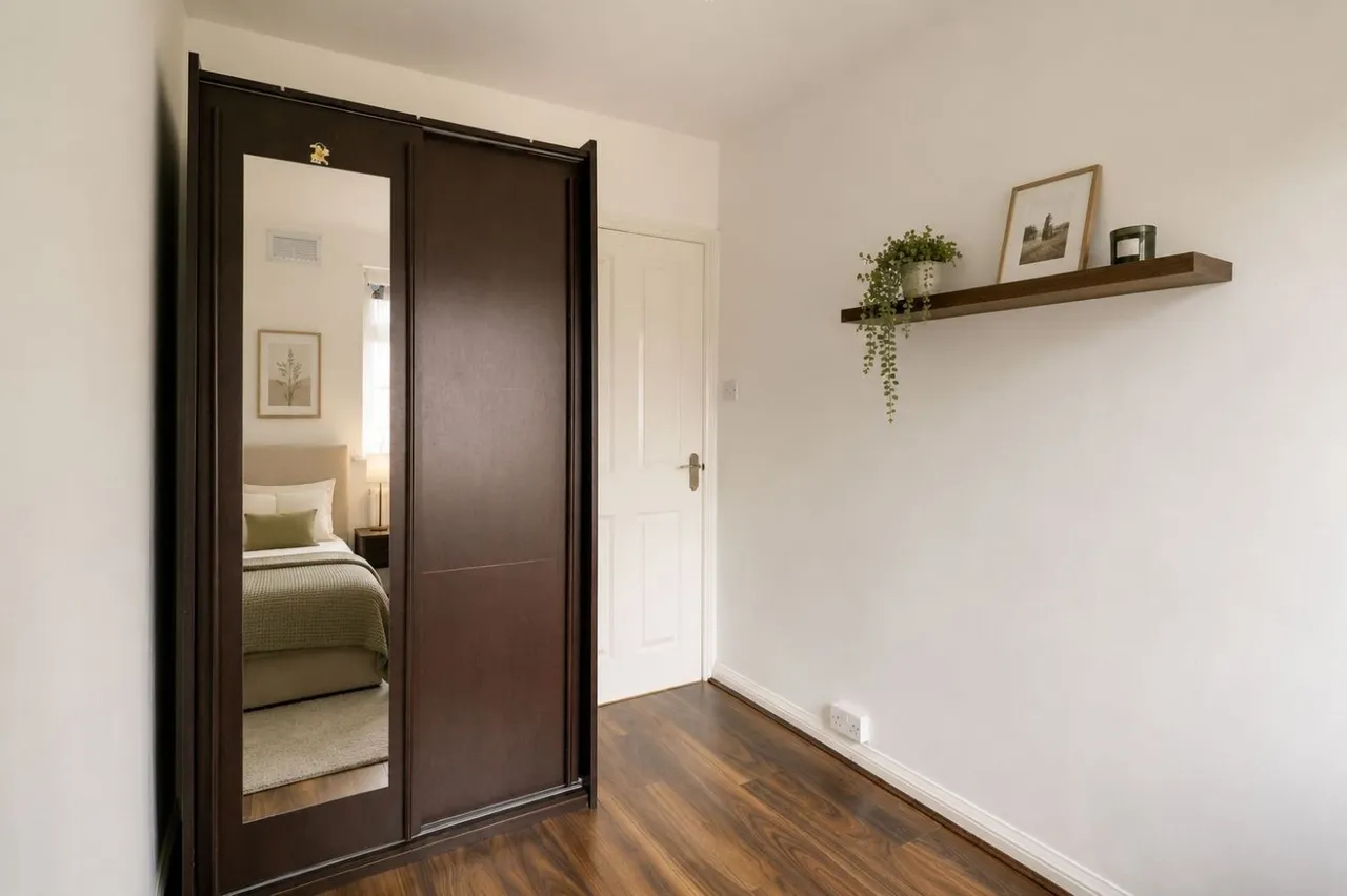 York Way, London, N20, photo 5
