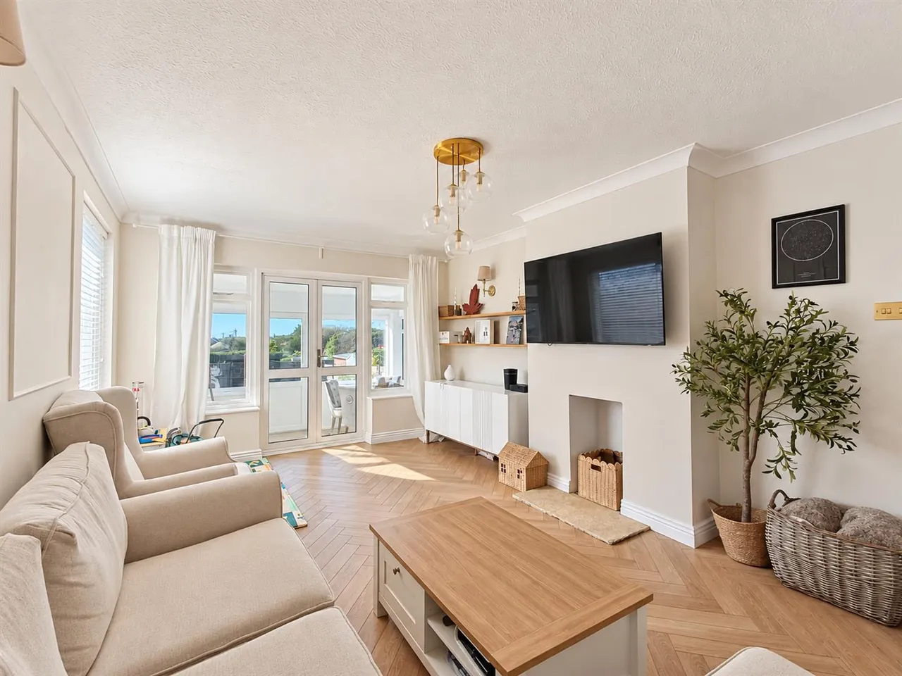 Downland Avenue, Peacehaven, photo 2