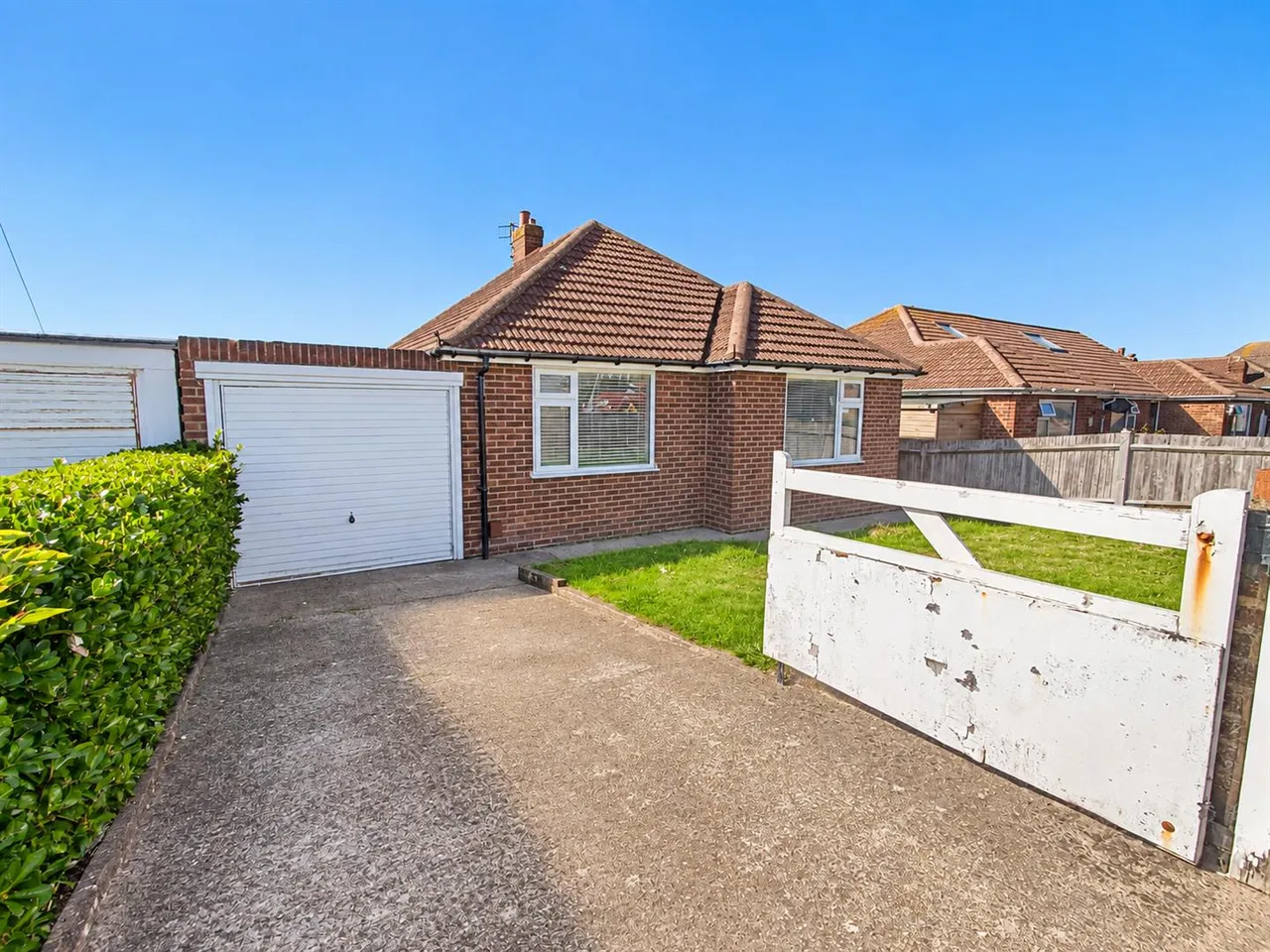 2 bed house for sale, Downland Avenue, Peacehaven