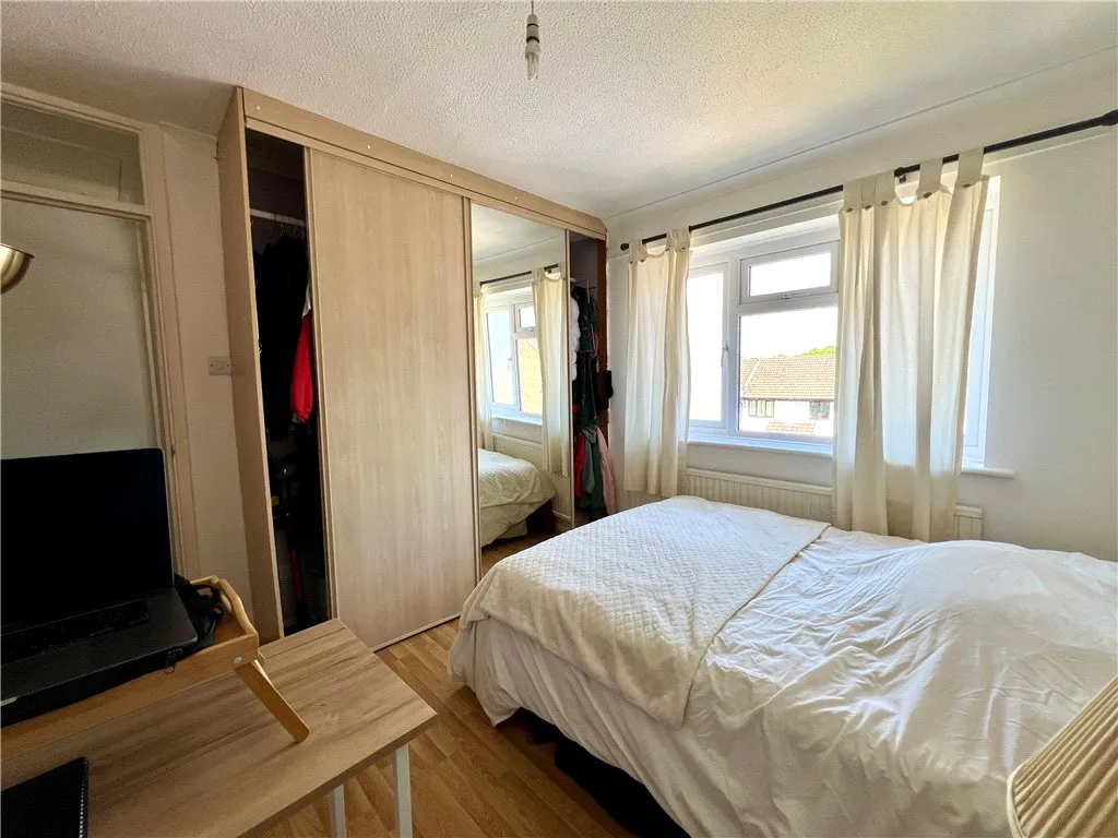 Tychbourne Drive, Guildford, GU4, photo 8