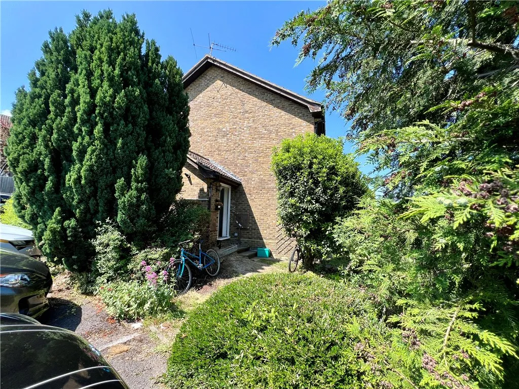 Tychbourne Drive, Guildford, GU4, photo 9