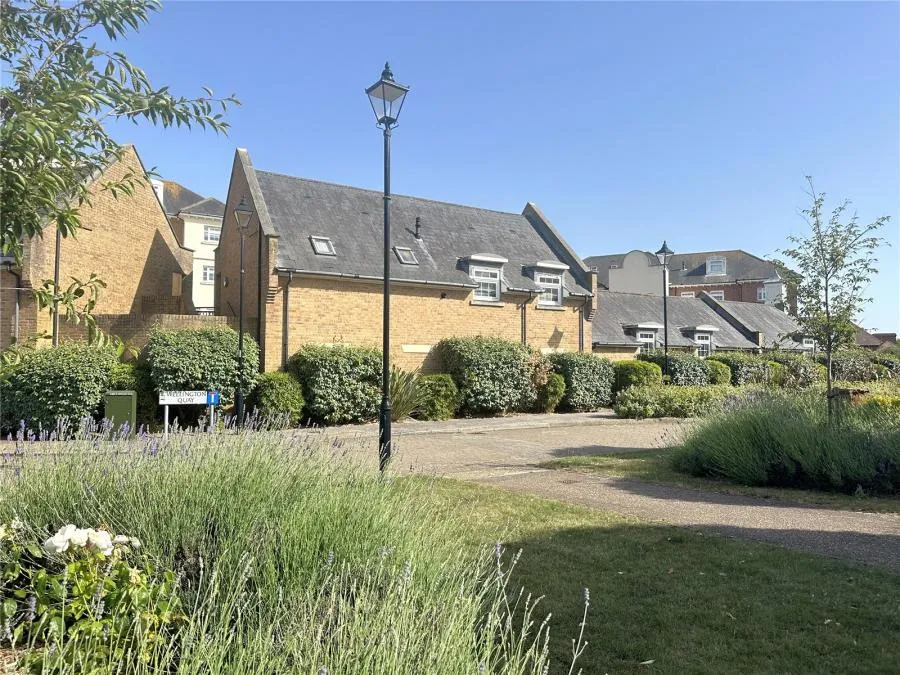 1 bed flat for sale, Christchurch Place, Eastbourne, BN23
