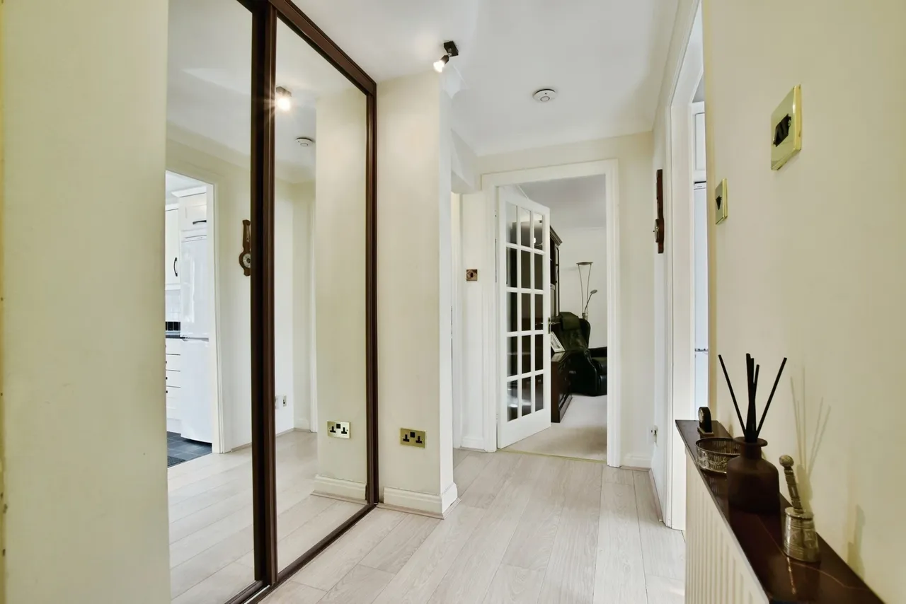 Woodacres Court, Wilmslow, Cheshire, SK9, photo 5