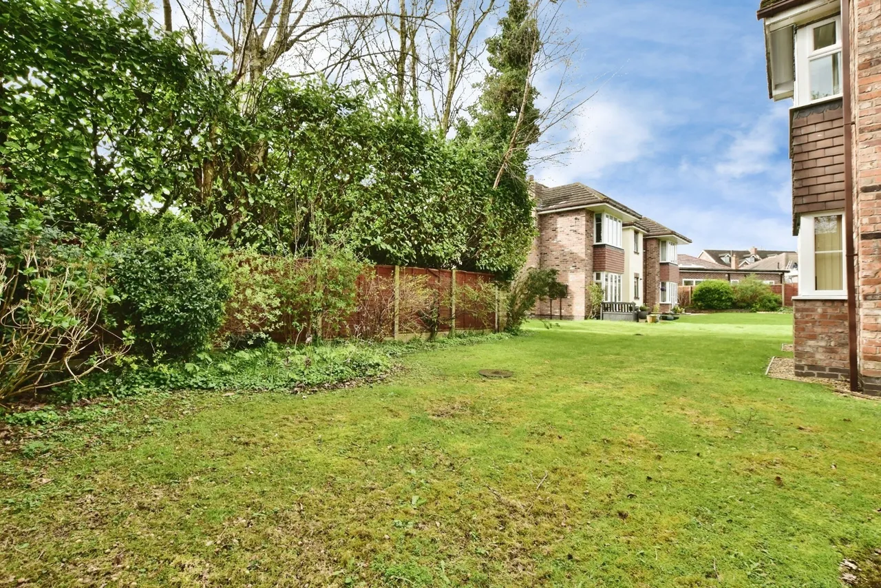 Woodacres Court, Wilmslow, Cheshire, SK9, photo 12