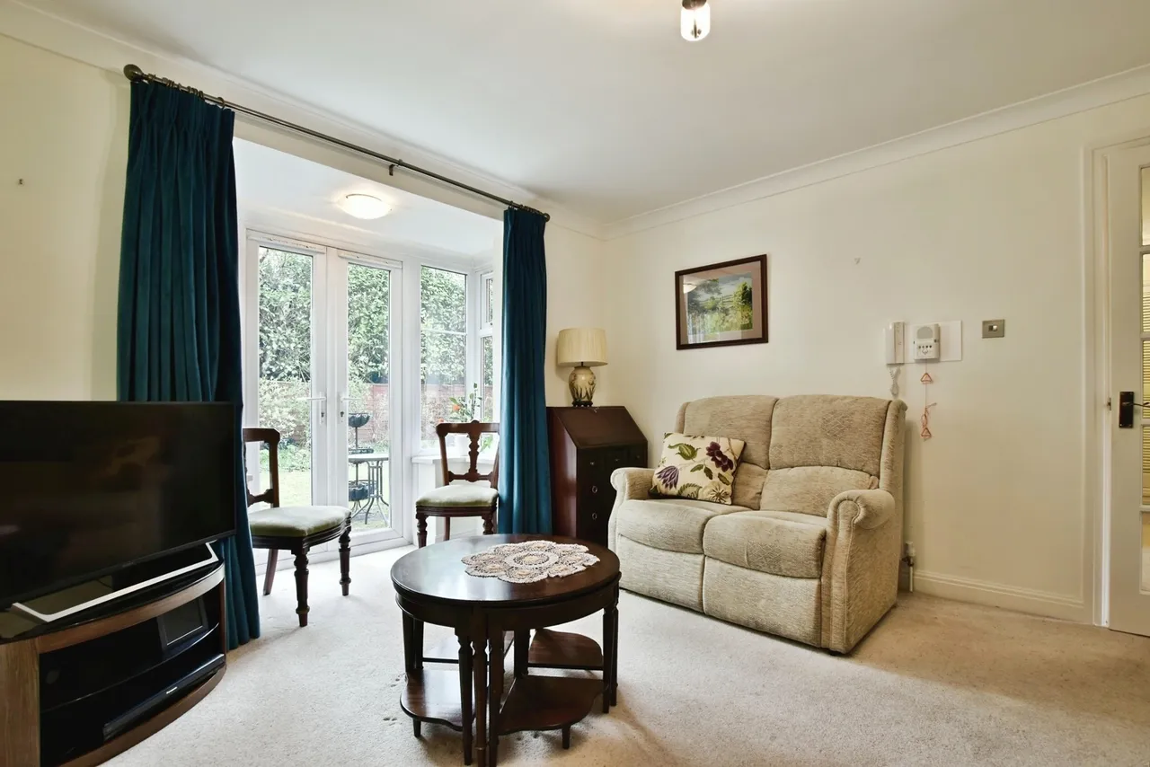 Woodacres Court, Wilmslow, Cheshire, SK9, photo 4