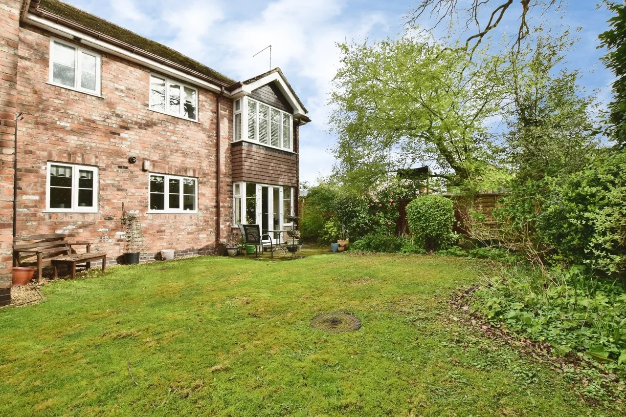 Woodacres Court, Wilmslow, Cheshire, SK9, photo 6