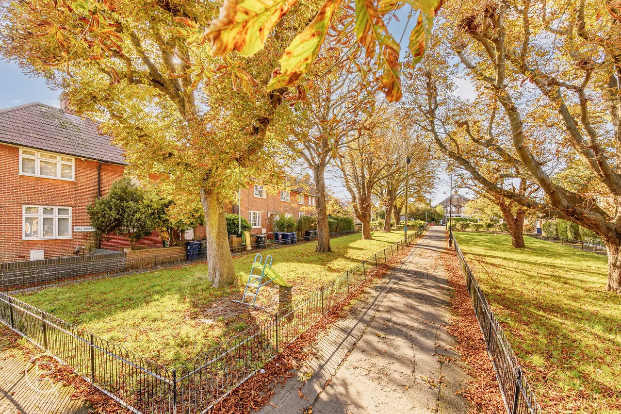 Hall Drive, Hanwell, London, W7 1AB, photo 9