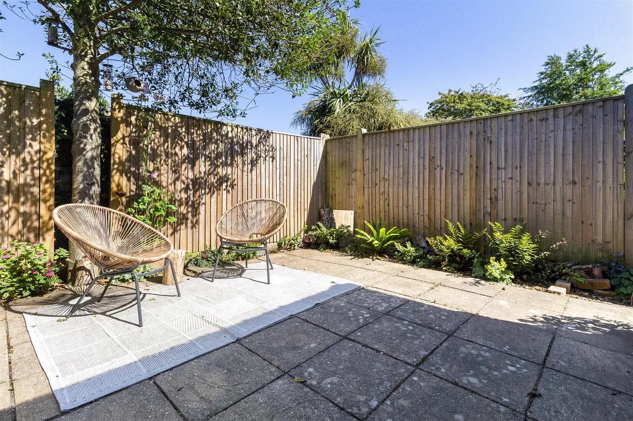 Grenville Avenue, Goring-By-Sea, Worthing, photo 11