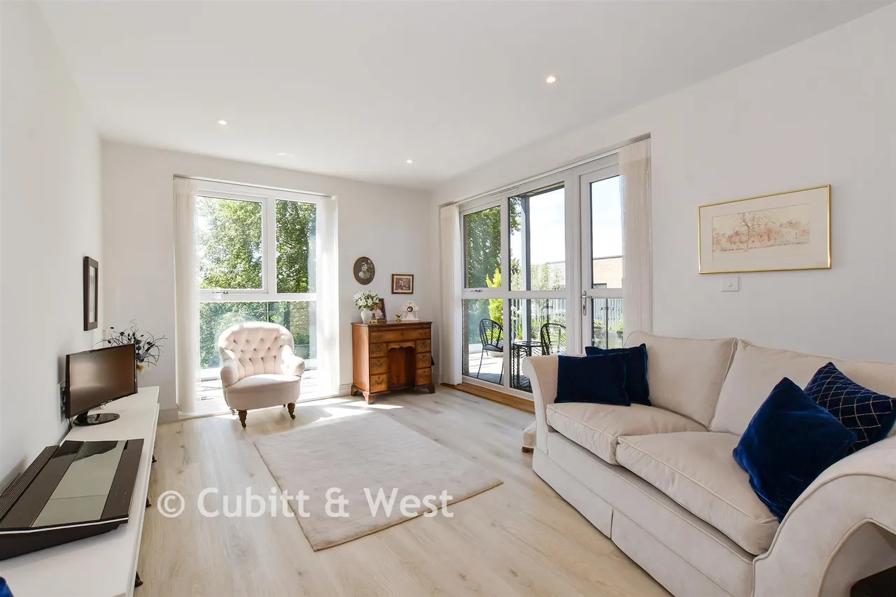 Worthing Road, Horsham, RH12, photo 5
