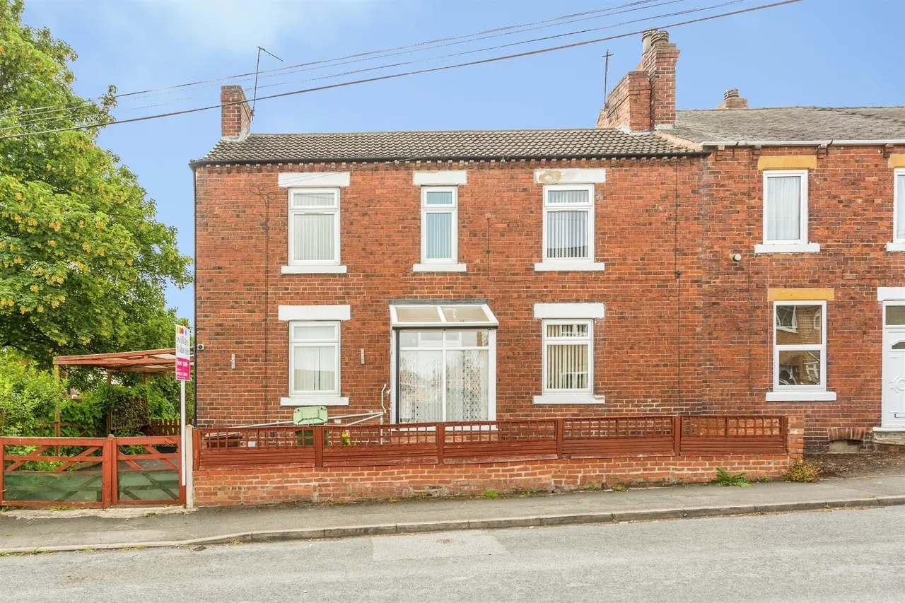 3 bed house for sale — Brick Street, WAKEFIELD