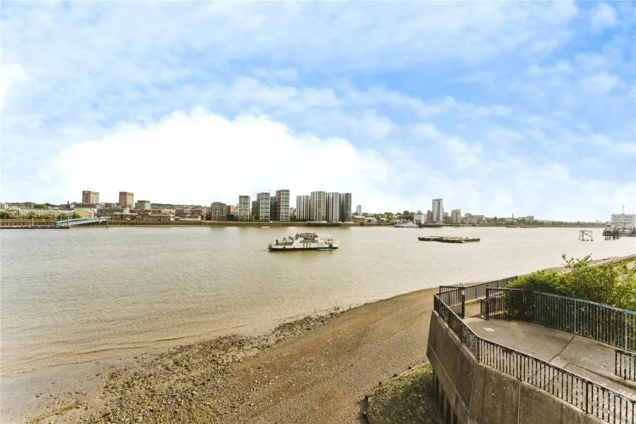 Woolwich Manor Way, Docklands Royal Docks, E16, photo 21