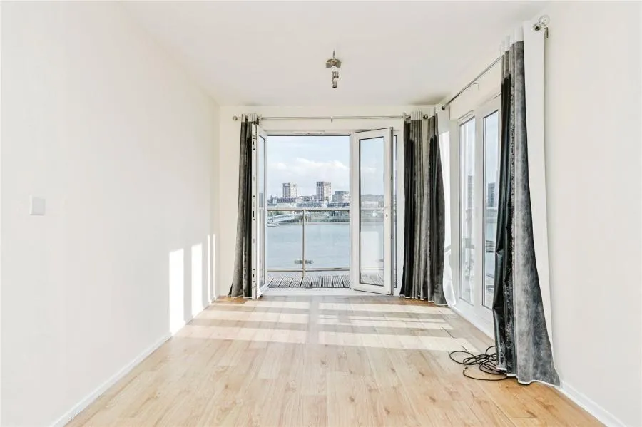 Woolwich Manor Way, Docklands Royal Docks, E16, photo 15