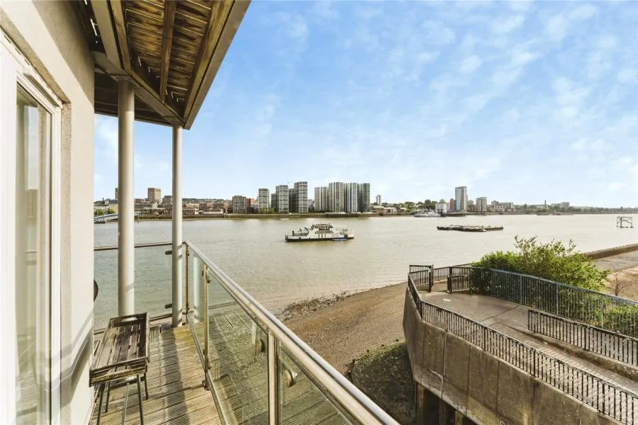 Woolwich Manor Way, Docklands Royal Docks, E16, photo 20