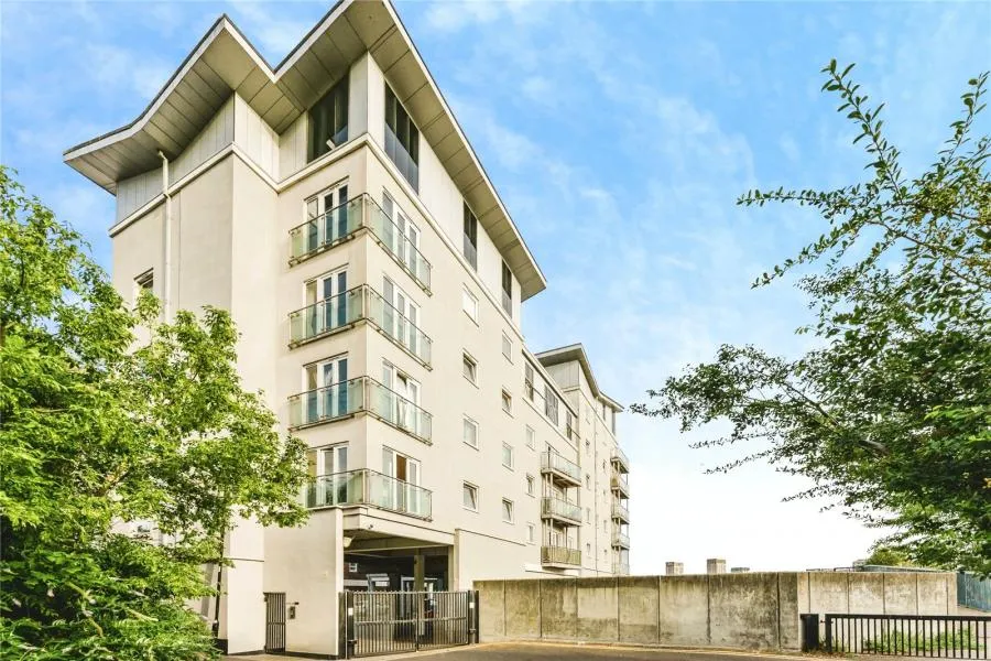 Woolwich Manor Way, Docklands Royal Docks, E16, photo 4