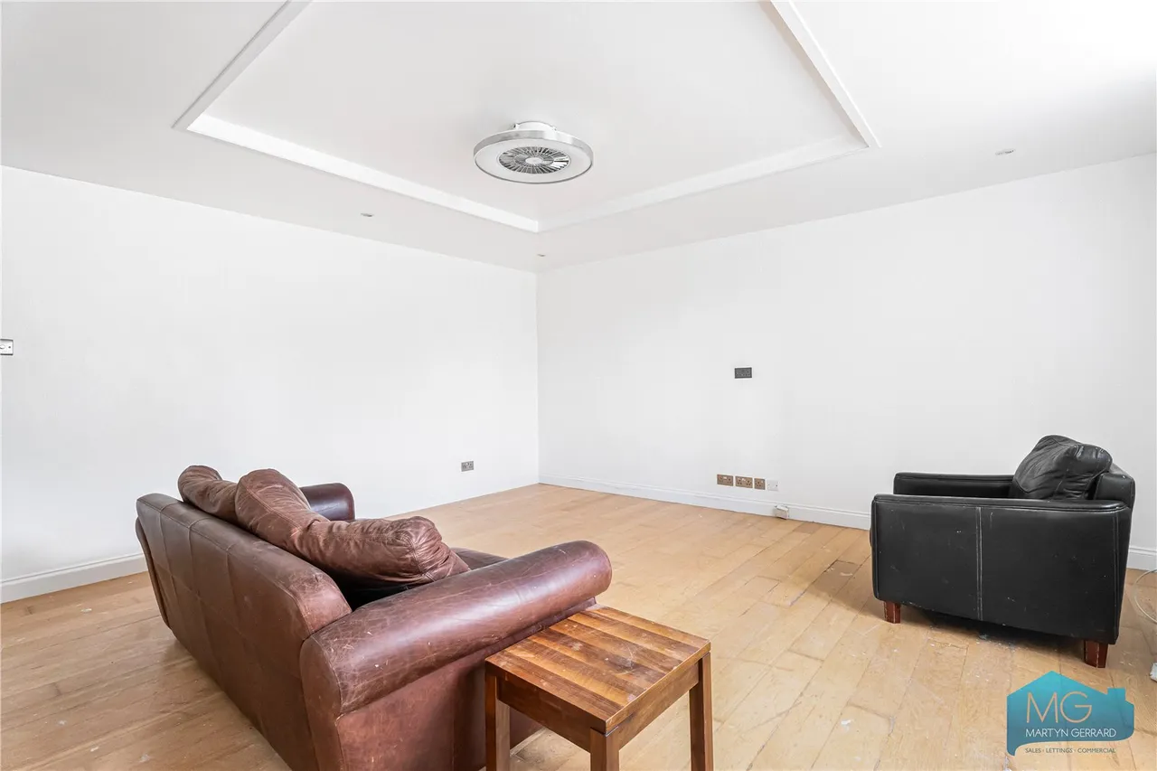 Noblefield Heights, East Finchley, N2, photo 16