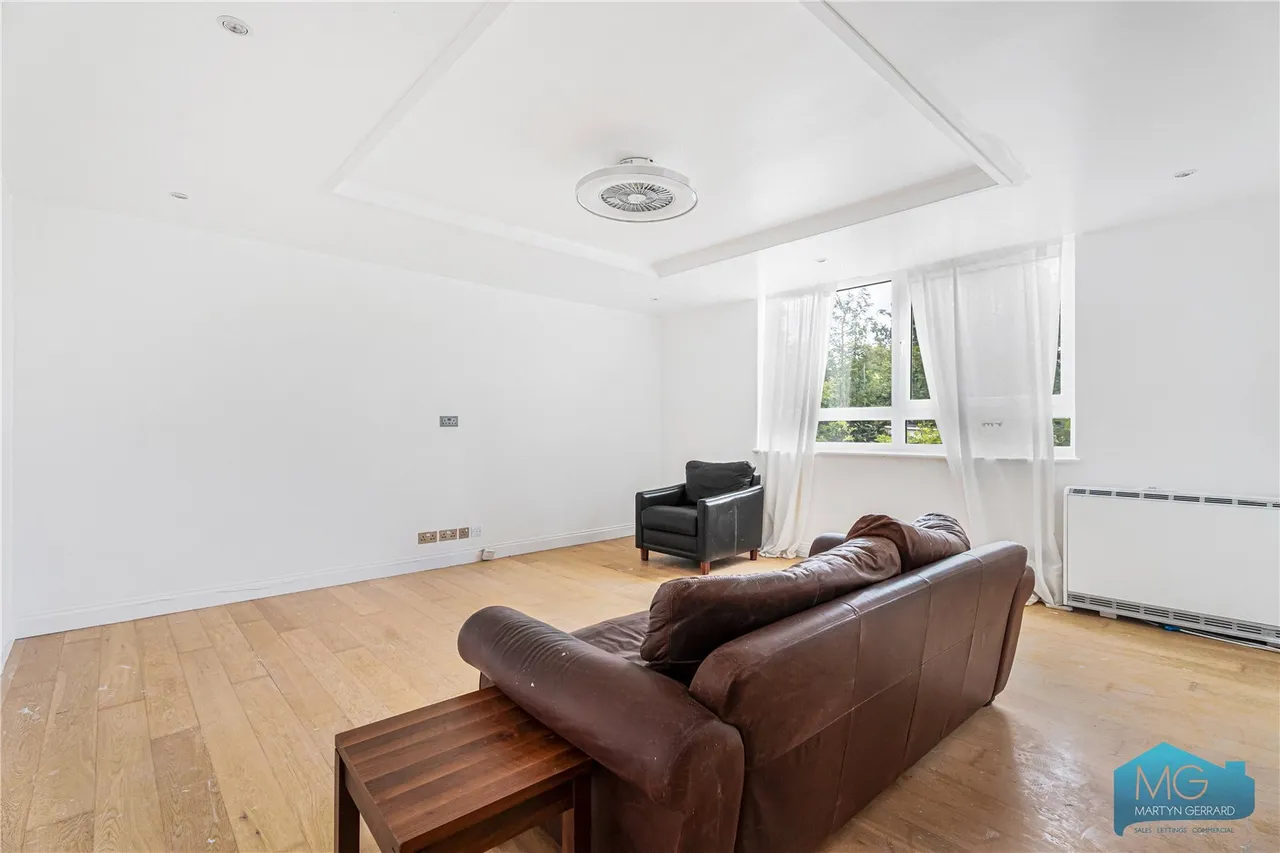 Noblefield Heights, East Finchley, N2, photo 14
