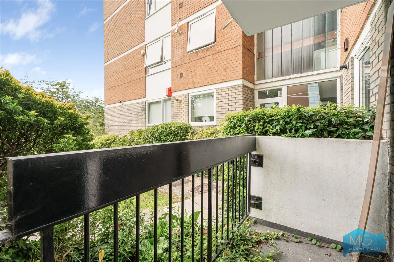 Noblefield Heights, East Finchley, N2, photo 19