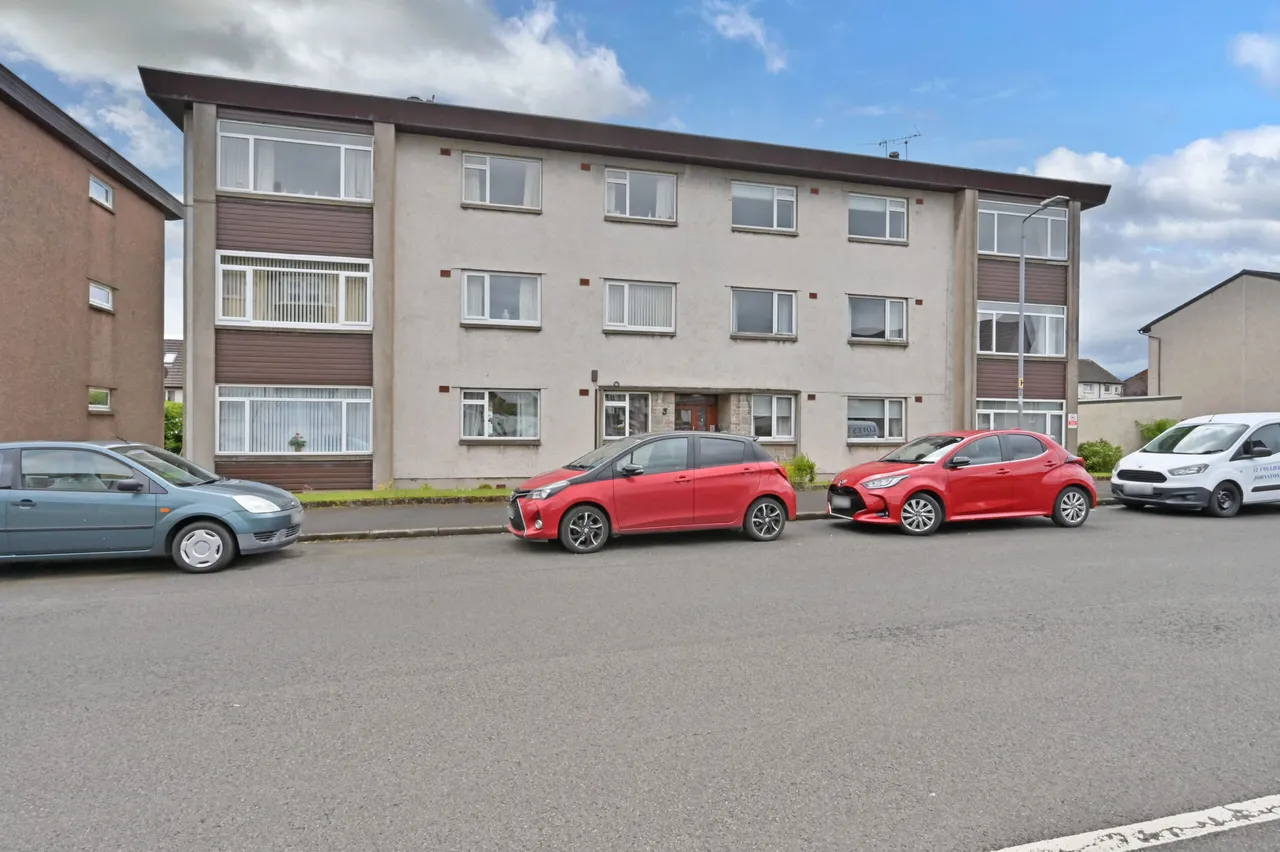 2 bed flat for sale — Mackenzie Drive, Kilbarchan
