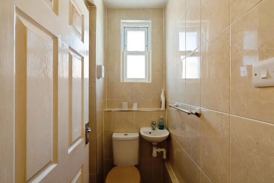 The Broadway, Totland Bay, PO39, photo 14