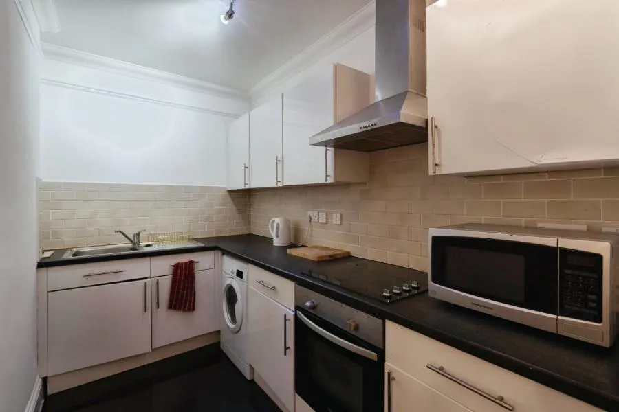The Broadway, Totland Bay, PO39, photo 6