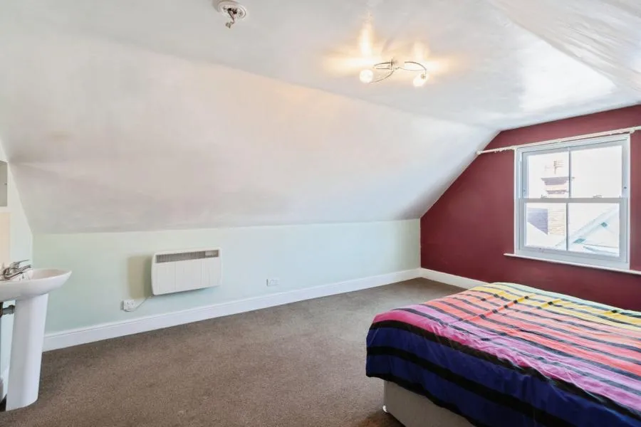 The Broadway, Totland Bay, PO39, photo 8