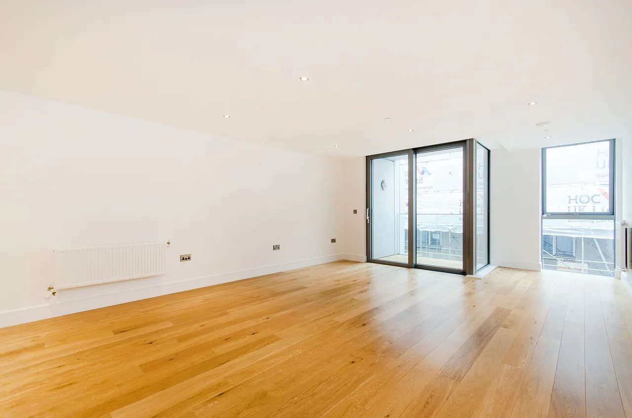 1 bed flat to rent — 74 Arc Tower, 32 Uxbridge Road, London