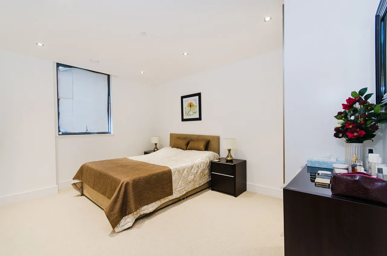 74 Arc Tower, 32 Uxbridge Road, London, photo 6