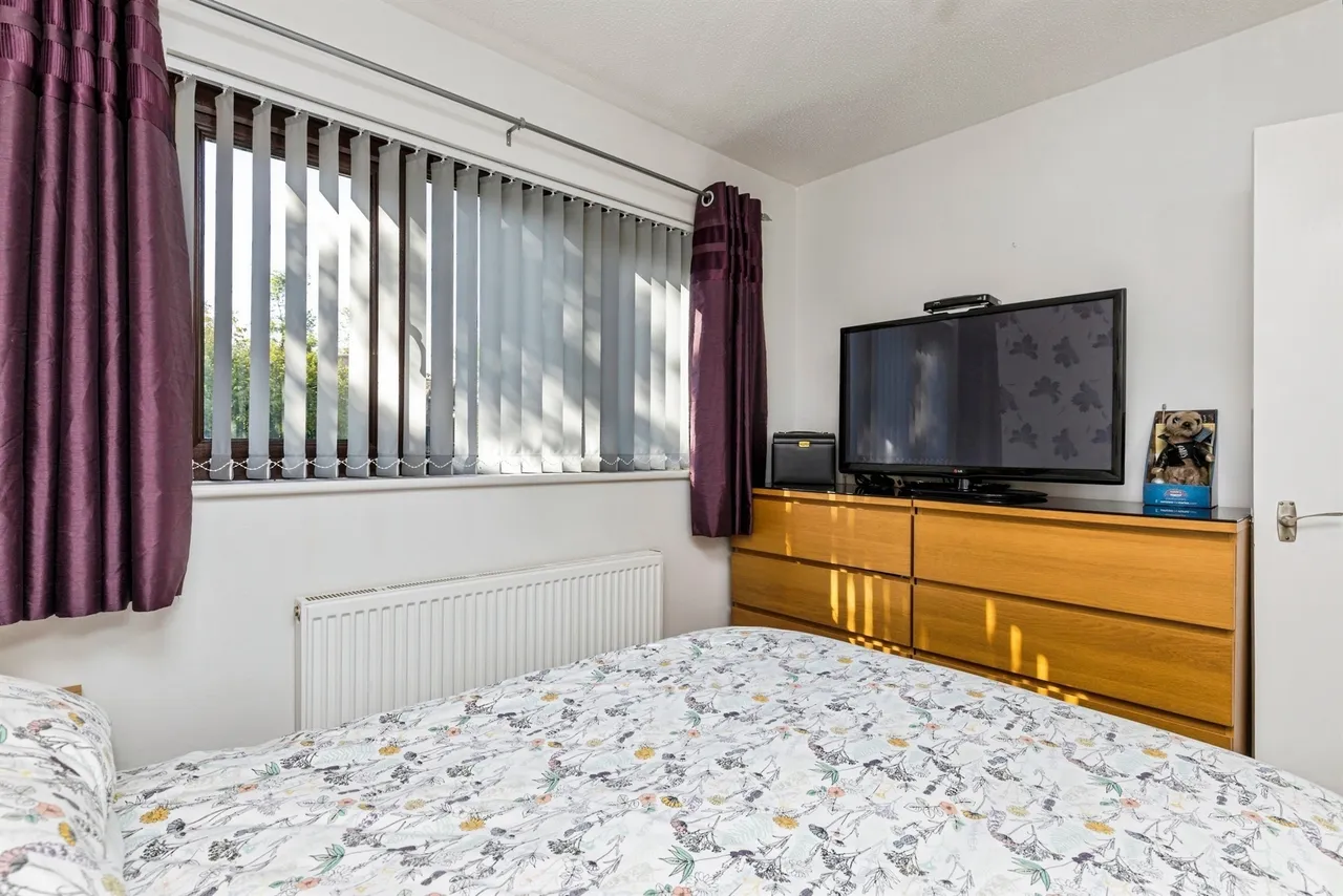 Excalibur Close, Ifield, RH11, photo 11