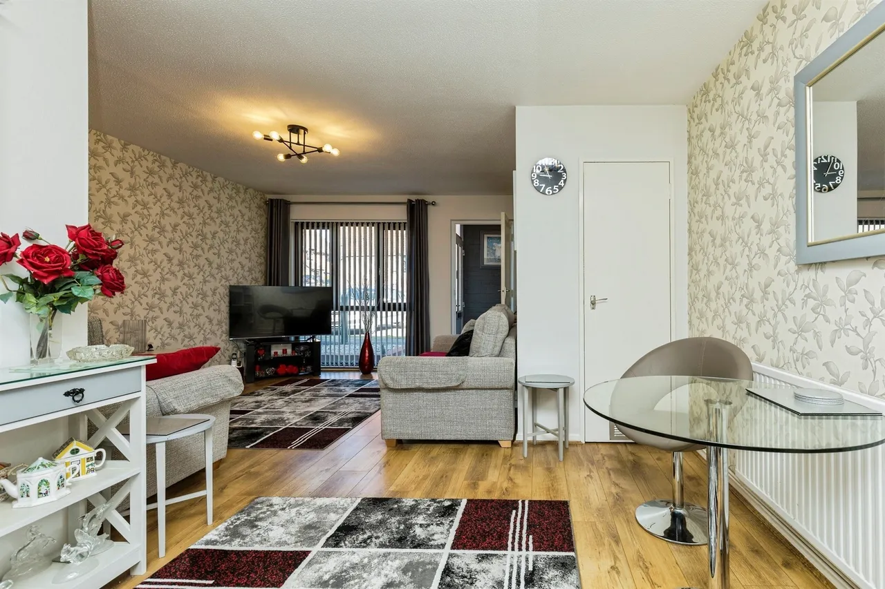 Excalibur Close, Ifield, RH11, photo 9