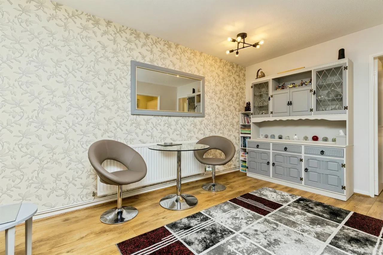 Excalibur Close, Ifield, RH11, photo 8