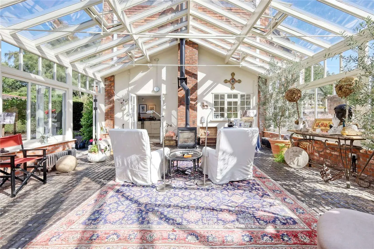 Easton Lodge, Little Easton, Dunmow, Essex, CM6 2BB, photo 8