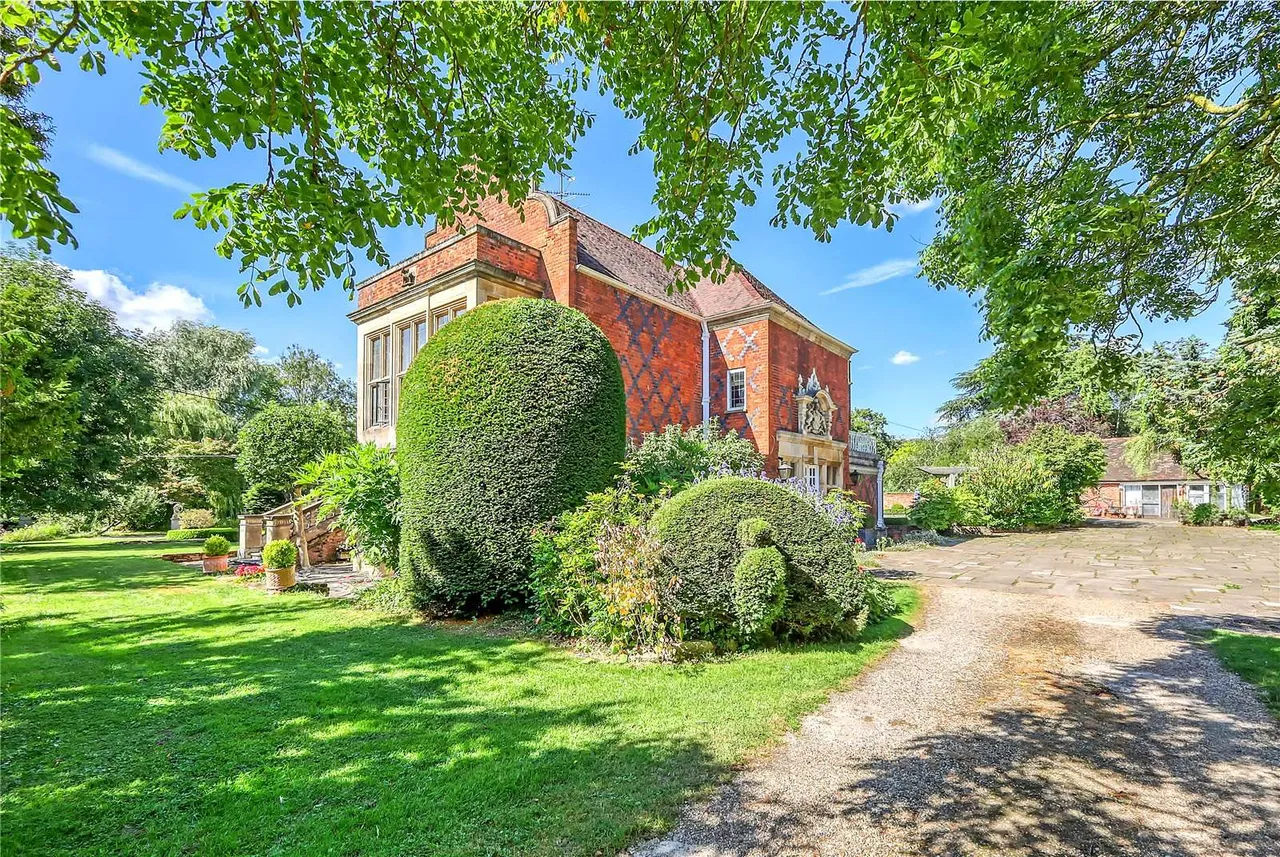 Easton Lodge, Little Easton, Dunmow, Essex, CM6 2BB, photo 10